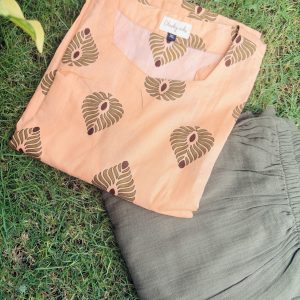 Peach peacock
