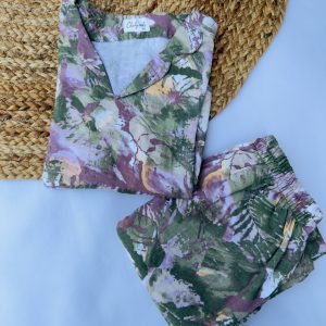Mauve Green collar