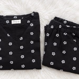 Black shamrock
