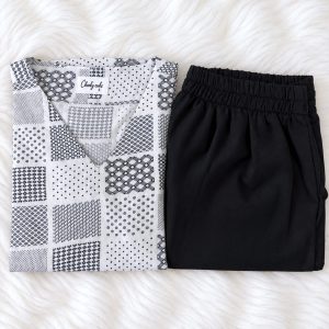 White square dots
